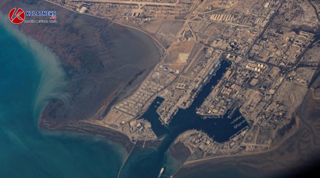 Iran larang minyak AS Israel Selat Hormuz
