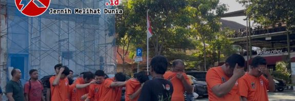 14 tersangka sindikat joki UTBK ditangkap Polrestabes Surabaya